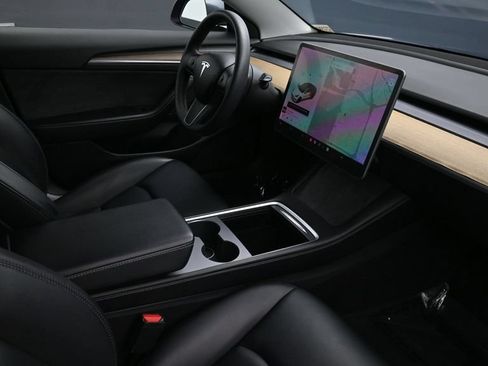 Used 2021 Tesla Model 3 Standard Range Plus RWD image 11