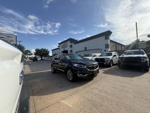 Used 2018 Buick Enclave Avenir w/ Avenir Technology Package AWD/4WD image 45
