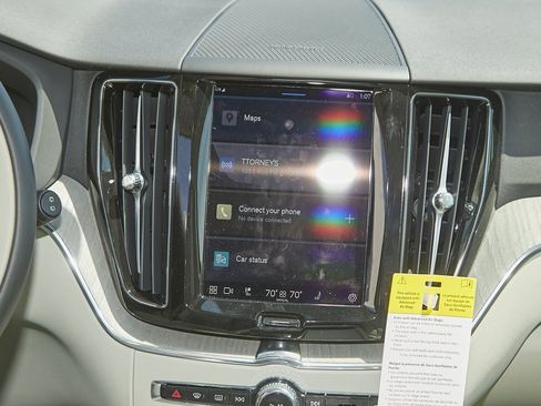 New 2025 Volvo XC60 B5 Plus w/ Protection Package Premier image 24