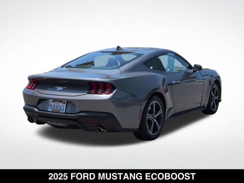 Used 2025 Ford Mustang Coupe RWD image 9