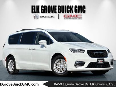 Used 2022 Chrysler Pacifica Touring-L