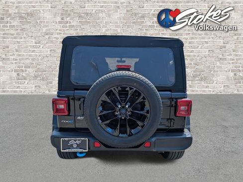 Used 2023 Jeep Wrangler Unlimited Sahara AWD/4WD image 5