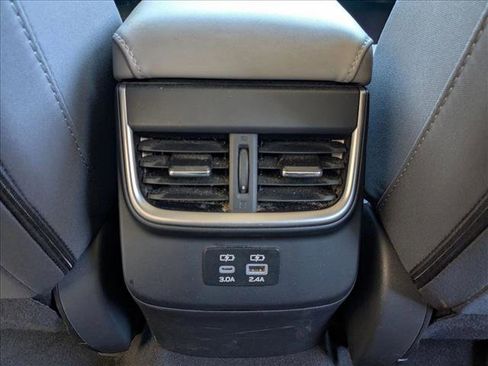 Used 2025 Subaru Outback Premium image 18