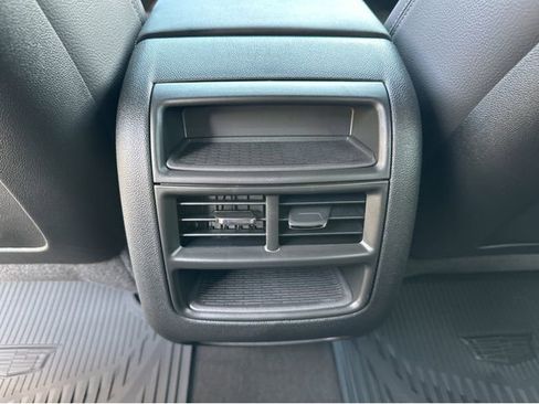 New 2025 Cadillac XT5 Luxury image 15