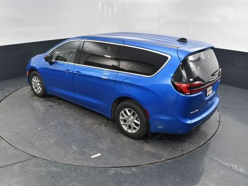 New 2026 Chrysler Pacifica Select image 38
