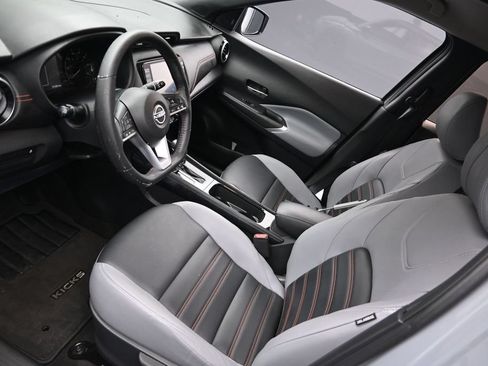 Used 2022 Nissan Kicks SR w/ Premium Package FWD image 17