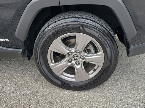 Used 2025 Toyota RAV4 XLE image 5