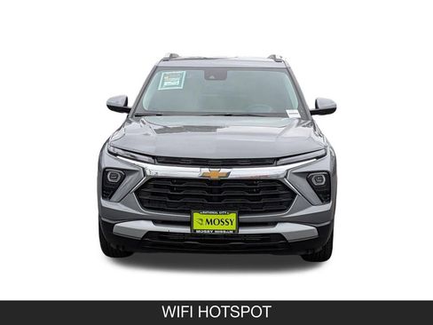 Used 2025 Chevrolet TrailBlazer LT FWD image 4