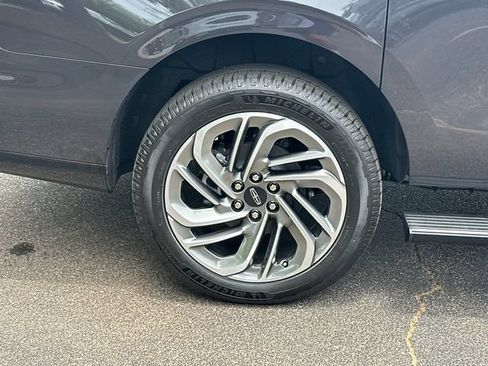 New 2026 Lincoln Navigator L Reserve AWD/4WD image 19