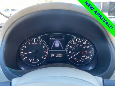 Used 2014 Nissan Altima 2.5 S w/ Display Audio Package image 9