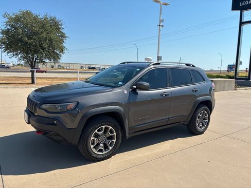 Used 2021 Jeep Cherokee Trailhawk w/ Trailer Tow Group AWD/4WD image 1