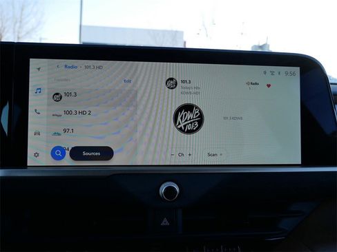 Used 2025 Toyota Crown Signia XLE image 18