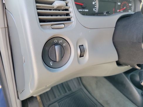 Used 2011 Ford Ranger XLT AWD/4WD image 21