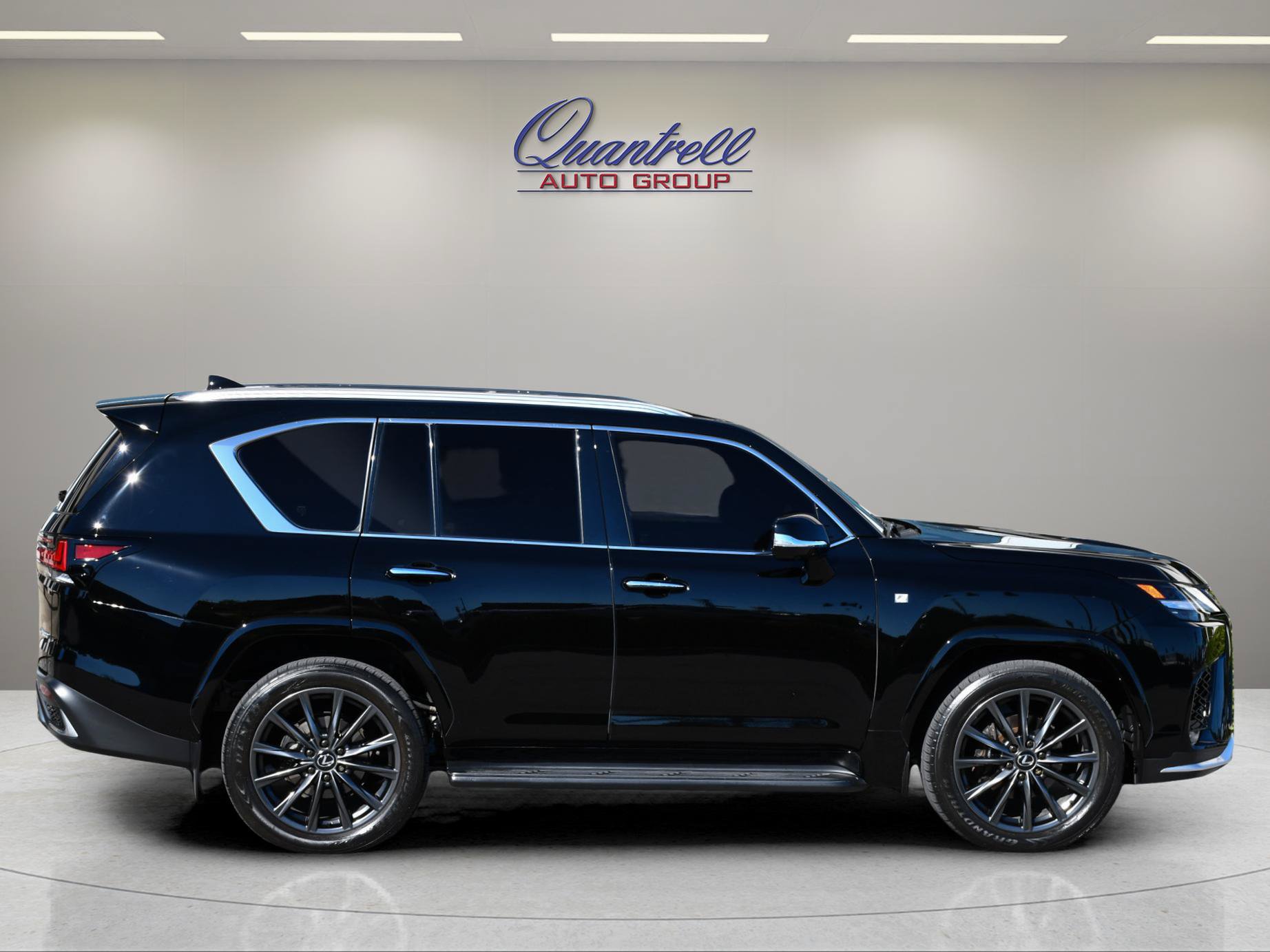 Used 2024 Lexus LX 600 F Sport AWD/4WD image 3