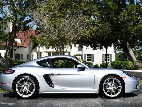 Used 2018 Porsche 718 Cayman RWD image 7
