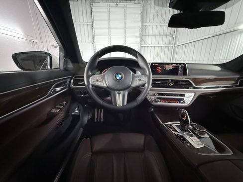 Used 2020 BMW 745e xDrive image 46