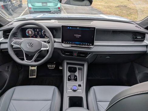 New 2026 Volkswagen Tiguan SE R-Line image 16