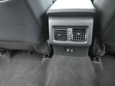 Used 2025 Toyota Camry SE FWD image 10