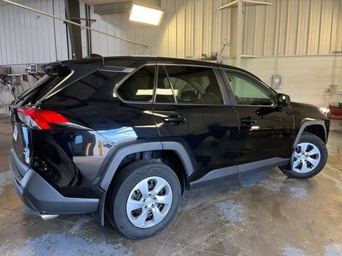Used 2022 Toyota RAV4 LE image 6