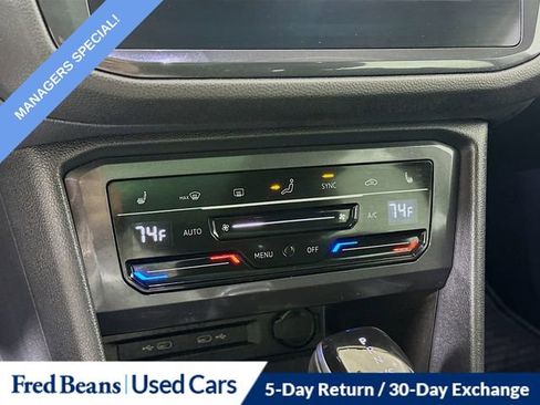 Used 2023 Volkswagen Tiguan SE image 16