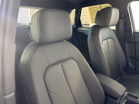 Used 2022 Audi Q3 2.0T Premium Plus w/ Premium Plus Package image 27