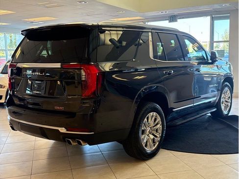 Used 2025 GMC Yukon Denali AWD/4WD image 5
