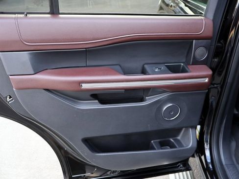 Certified 2024 Ford Expedition Limited image 28