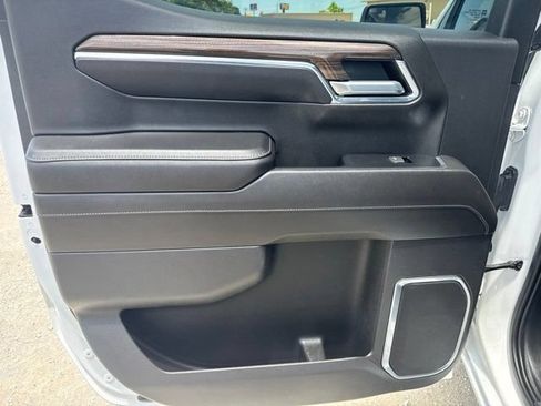 Used 2022 Chevrolet Silverado 1500 LT AWD/4WD image 27