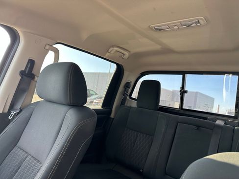 Used 2017 Nissan Titan SV image 6