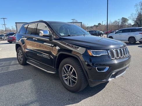 Used 2022 Jeep Grand Cherokee Limited w/ Trailer Tow Group IV image 9