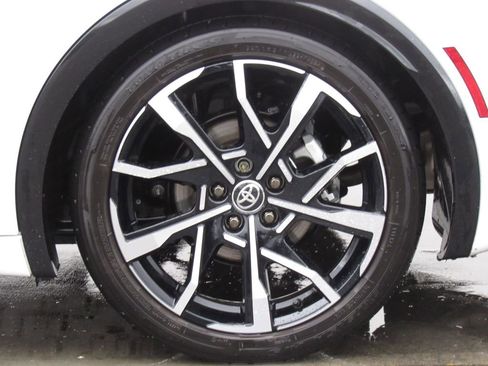 Used 2024 Toyota Prius Prime XSE image 10