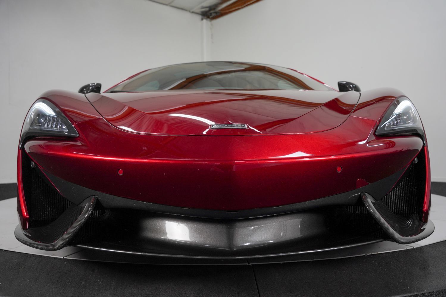 Used 2017 McLaren 570S RWD image 14