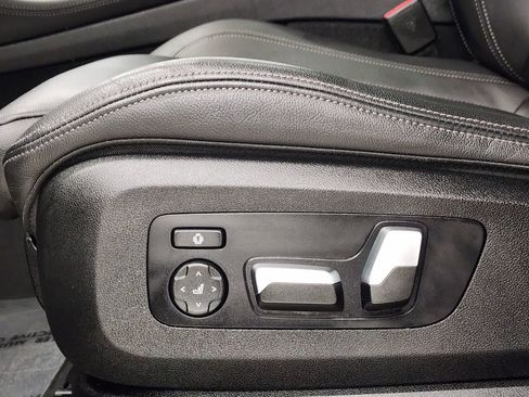 Used 2022 BMW X5 xDrive40i w/ M Sport Package image 23