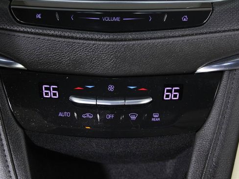 Used 2019 Cadillac XT5 FWD image 21