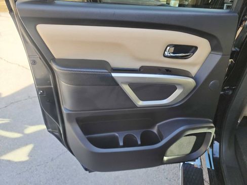 Used 2016 Nissan Titan SL image 32