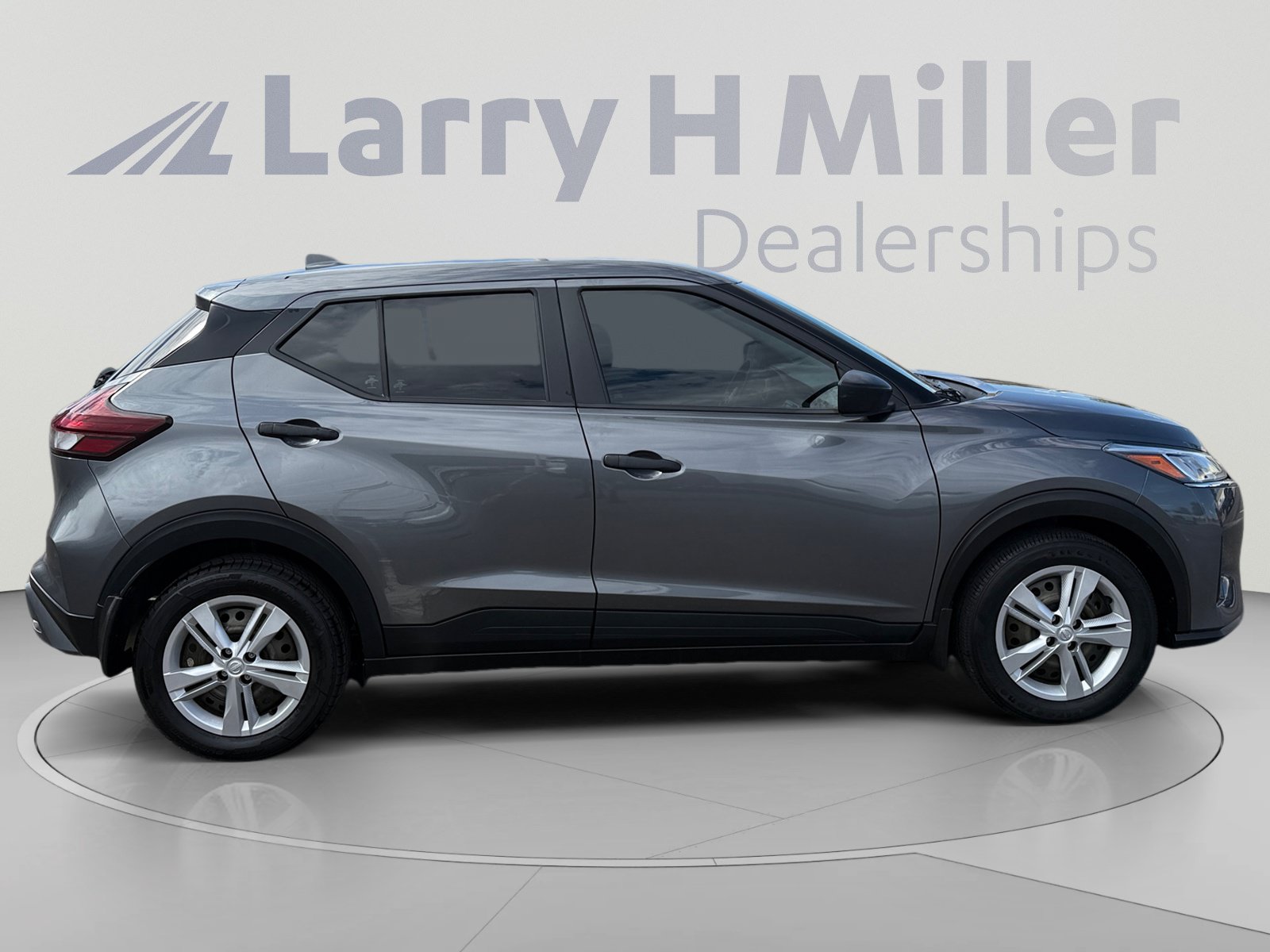 Used 2024 Nissan Kicks S FWD image 6