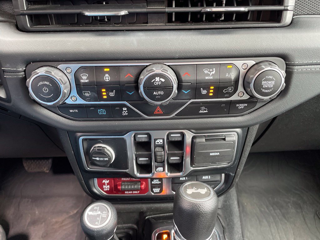 Used 2024 Jeep Wrangler Unlimited Rubicon 4xe w/ Technology Group AWD/4WD image 21
