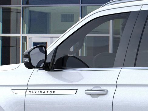 New 2026 Lincoln Navigator Reserve AWD/4WD image 20