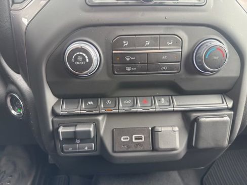 Used 2025 Chevrolet Silverado 1500 Custom image 27