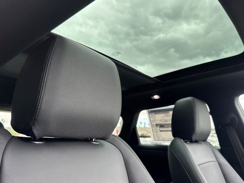 New 2026 Land Rover Range Rover Evoque S AWD/4WD image 18