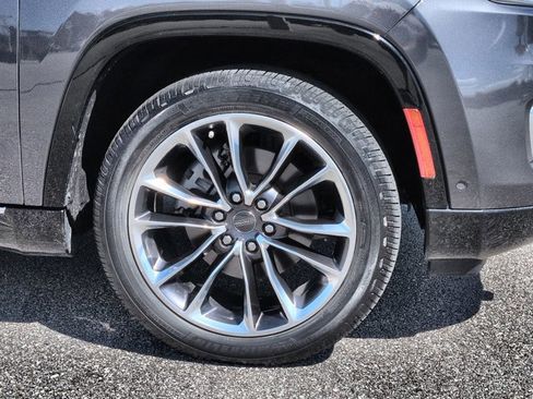 Used 2022 Jeep Wagoneer Series III w/ Premium Group I image 12