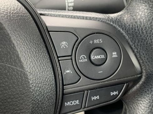 Used 2025 Toyota Corolla LE FWD image 28