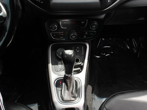 Used 2018 Jeep Compass Latitude w/ Popular Equipment Group AWD/4WD image 37