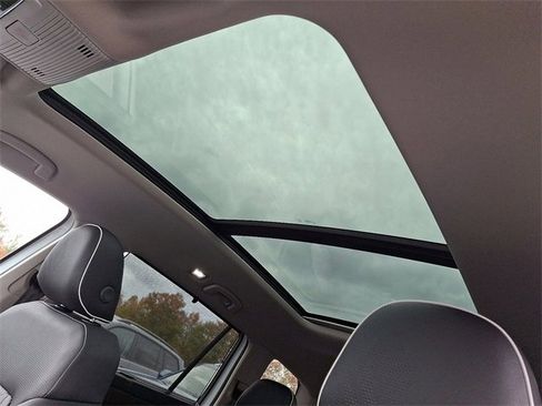 New 2026 Volkswagen Atlas SEL Premium R-Line image 7