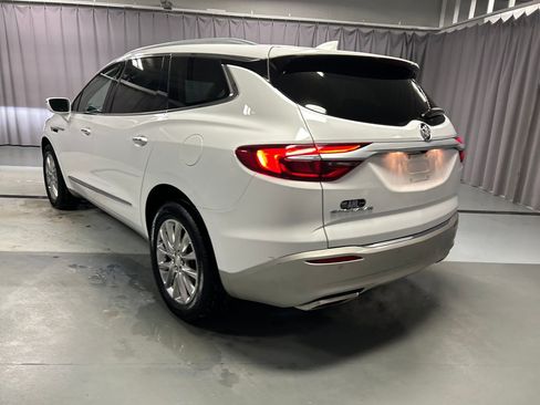 Used 2020 Buick Enclave Premium w/ Sun and Sites Package FWD image 5