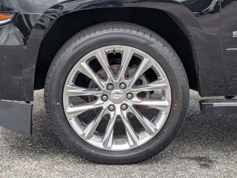 Used 2019 Chevrolet Suburban Premier w/ Premier Plus Edition AWD/4WD image 11