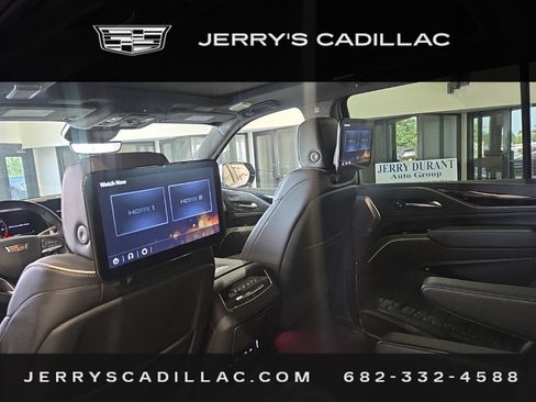 Used 2024 Cadillac Escalade ESV V AWD/4WD image 19