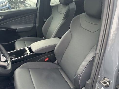 Used 2025 Volkswagen ID.4 Pro S image 7