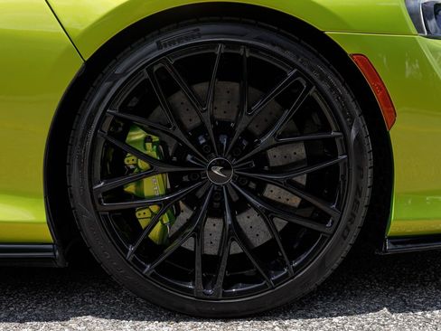 Used 2023 McLaren GT RWD image 15