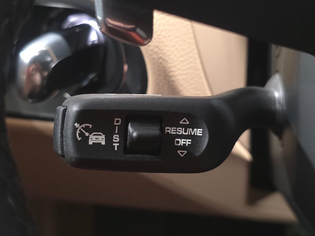 Certified 2026 Porsche Macan AWD/4WD image 28